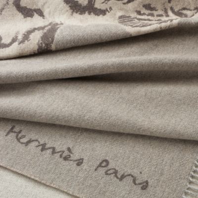ホームテキスタイル：プレード、クッション、カシミヤ | Hermès
